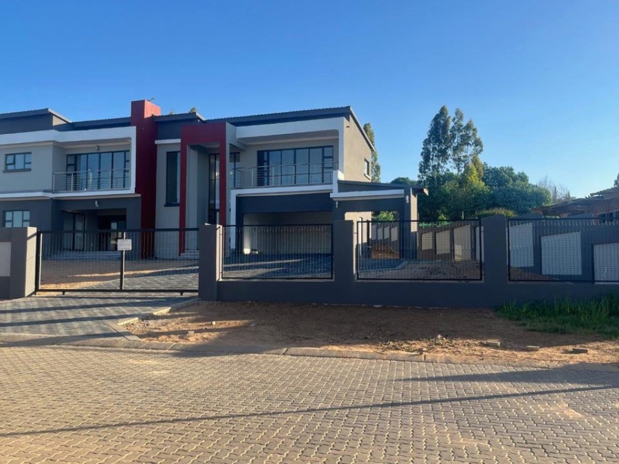 5 Bedroom Property for Sale in Roodepark Eco Estate Gauteng