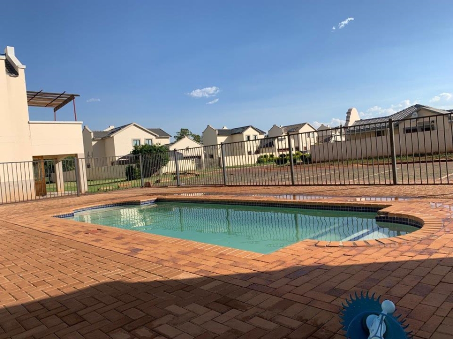 2 Bedroom Property for Sale in Hesteapark Gauteng