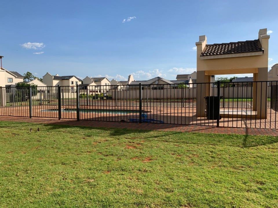 2 Bedroom Property for Sale in Hesteapark Gauteng