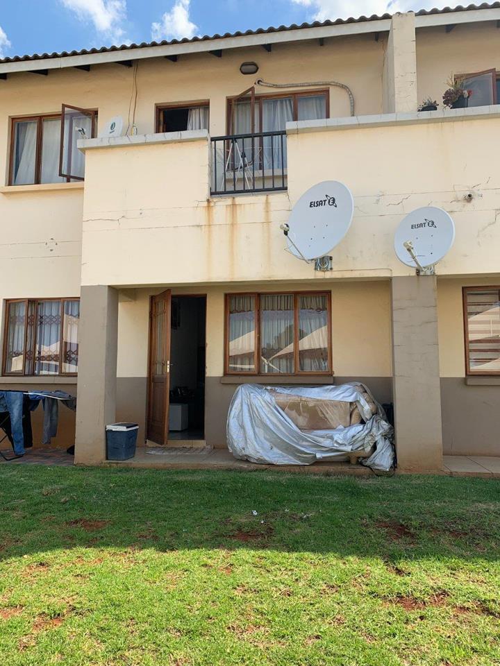 2 Bedroom Property for Sale in Hesteapark Gauteng