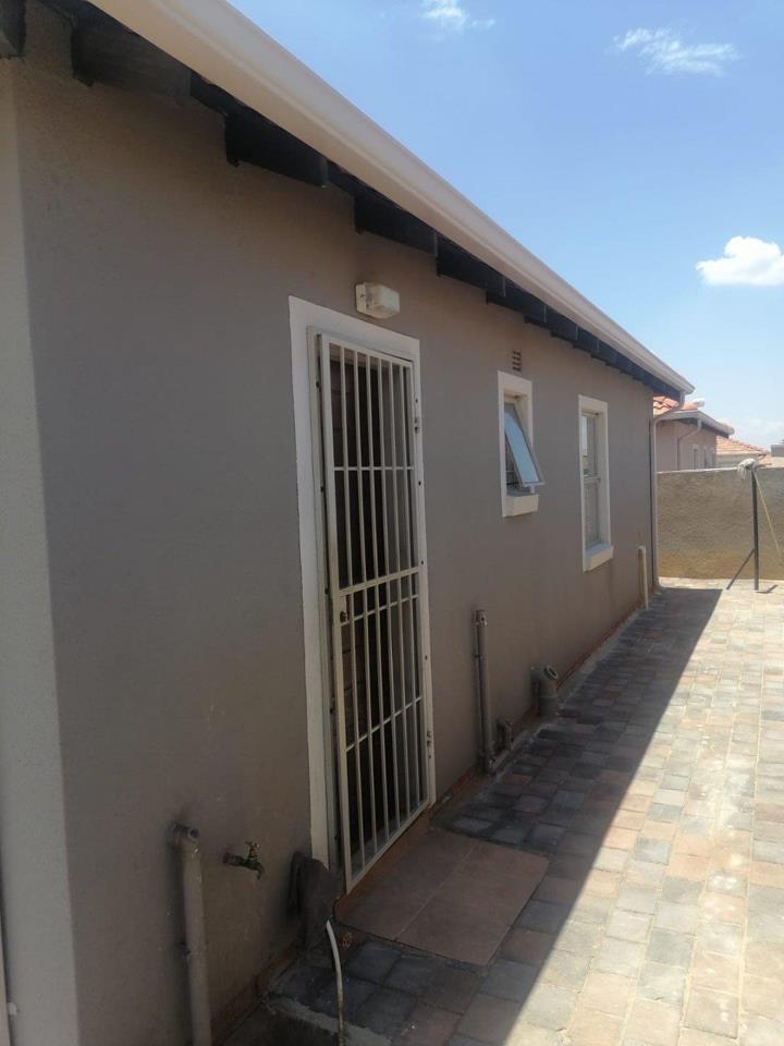 3 Bedroom Property for Sale in Lotus Gardens Gauteng