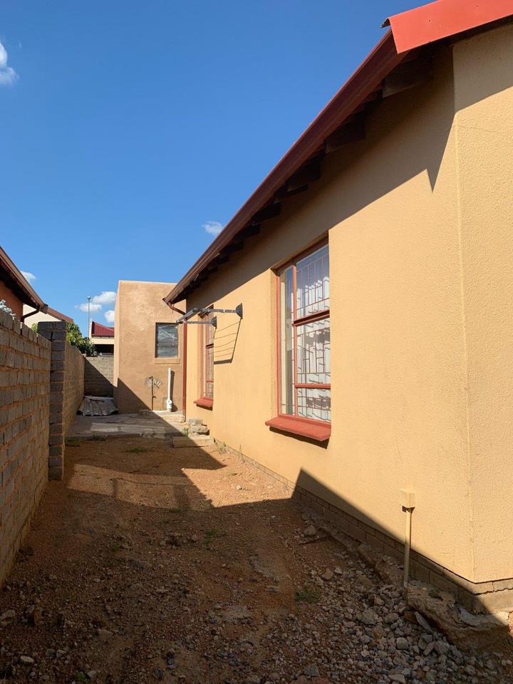 2 Bedroom Property for Sale in Soshanguve East Gauteng