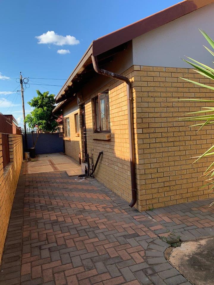 3 Bedroom Property for Sale in Mabopane Unit X Gauteng