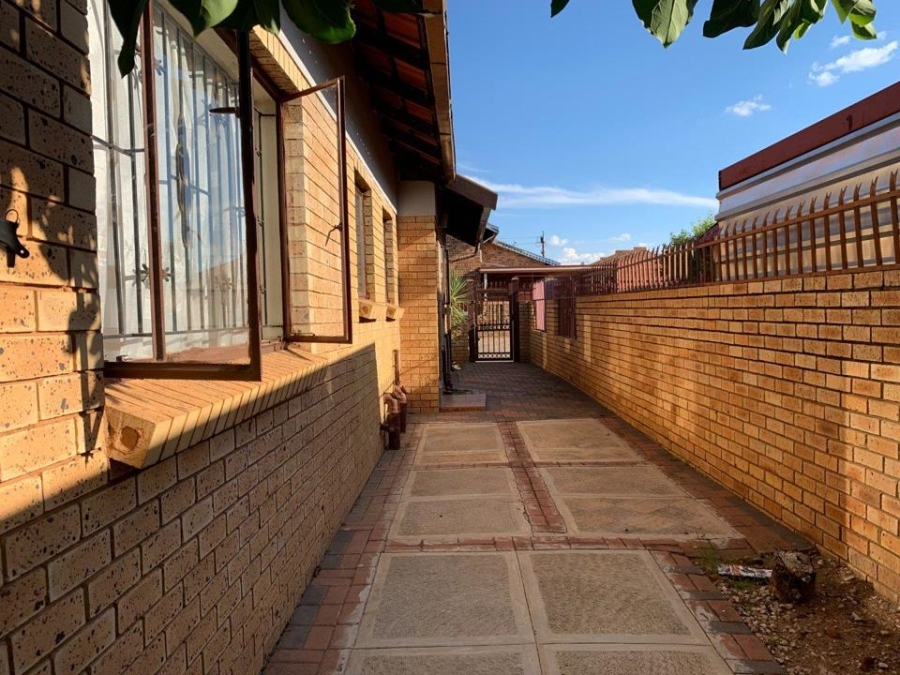 3 Bedroom Property for Sale in Mabopane Unit X Gauteng