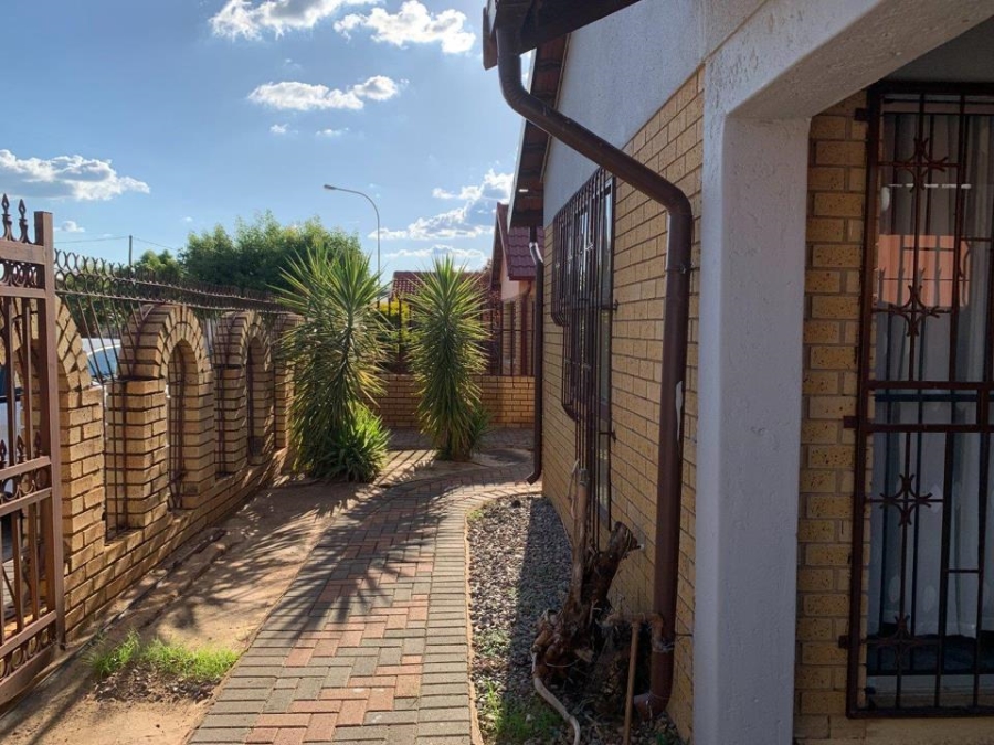 3 Bedroom Property for Sale in Mabopane Unit X Gauteng