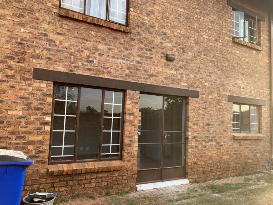 2 Bedroom Property for Sale in Clarina Gauteng