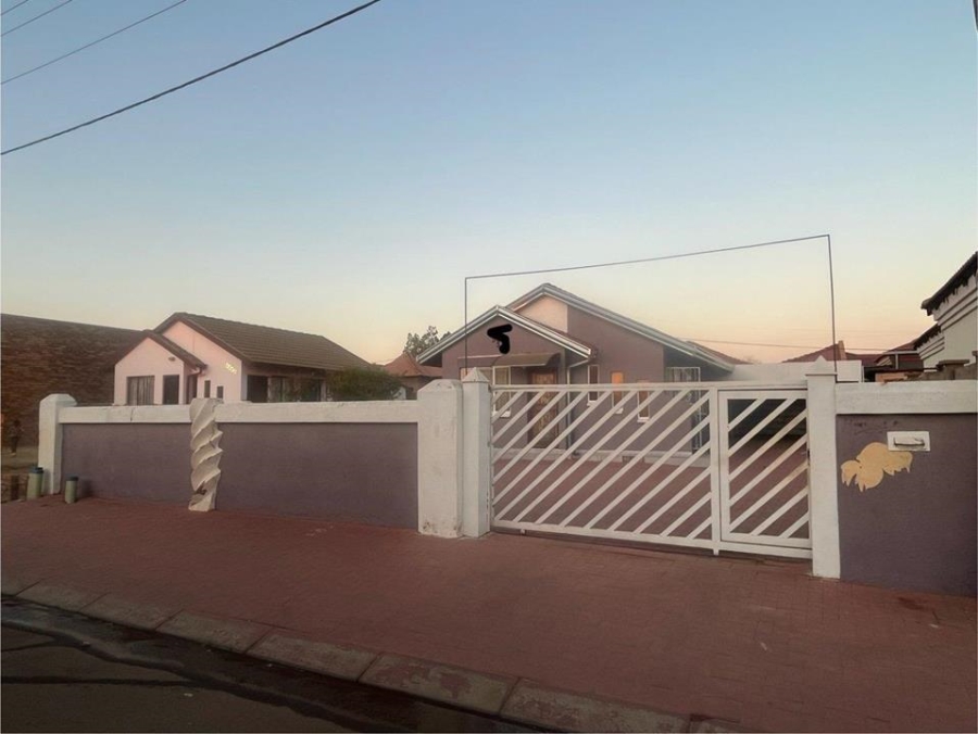 2 Bedroom Property for Sale in Soshanguve WW Gauteng