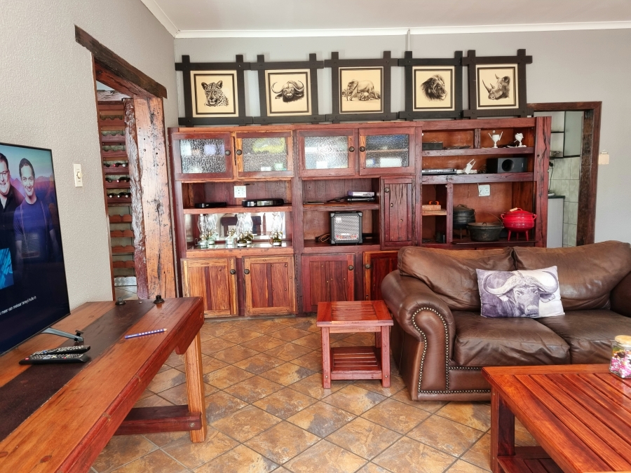 4 Bedroom Property for Sale in Helikonpark Gauteng