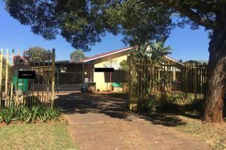 6 Bedroom Property for Sale in Clayville East Gauteng