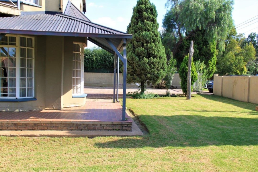 To Let 4 Bedroom Property for Rent in Roodepoort Central Gauteng