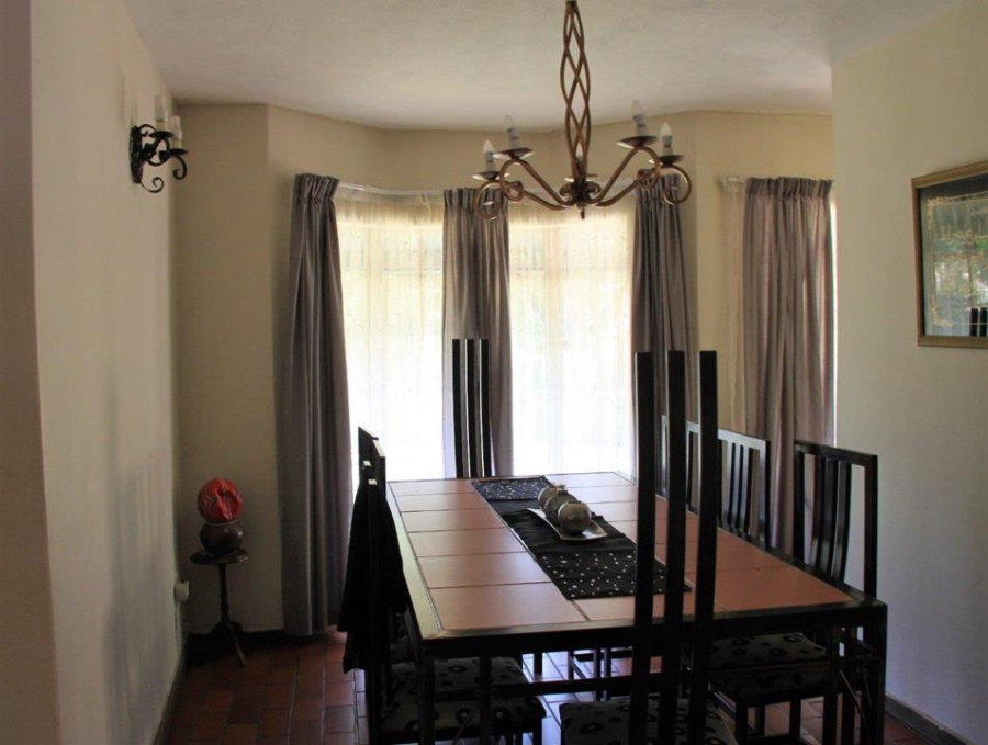 To Let 4 Bedroom Property for Rent in Roodepoort Central Gauteng
