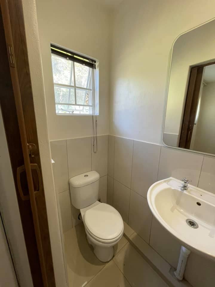 To Let 1 Bedroom Property for Rent in Gallo Manor Gauteng