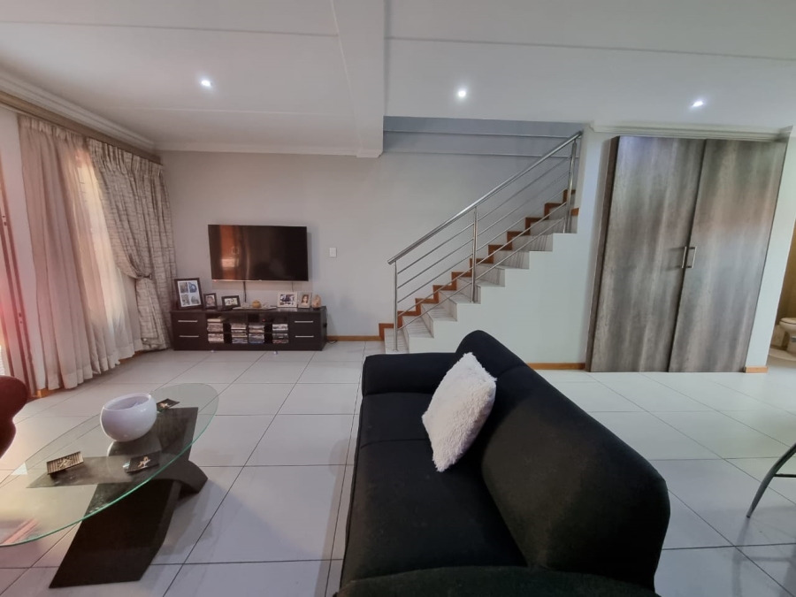 2 Bedroom Property for Sale in Glen Marais Gauteng