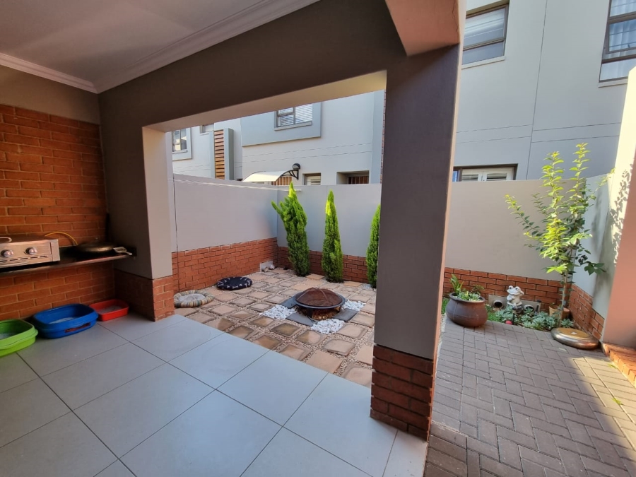 2 Bedroom Property for Sale in Glen Marais Gauteng