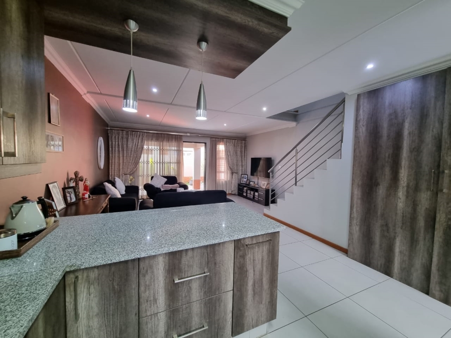 2 Bedroom Property for Sale in Glen Marais Gauteng