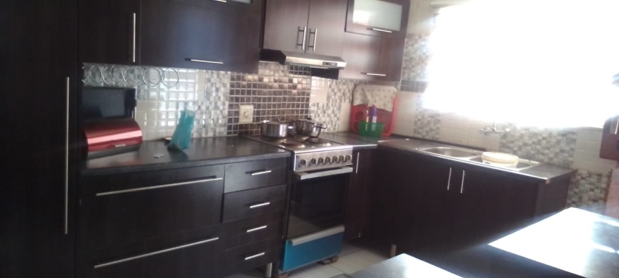 To Let 2 Bedroom Property for Rent in Palm Ridge Gauteng