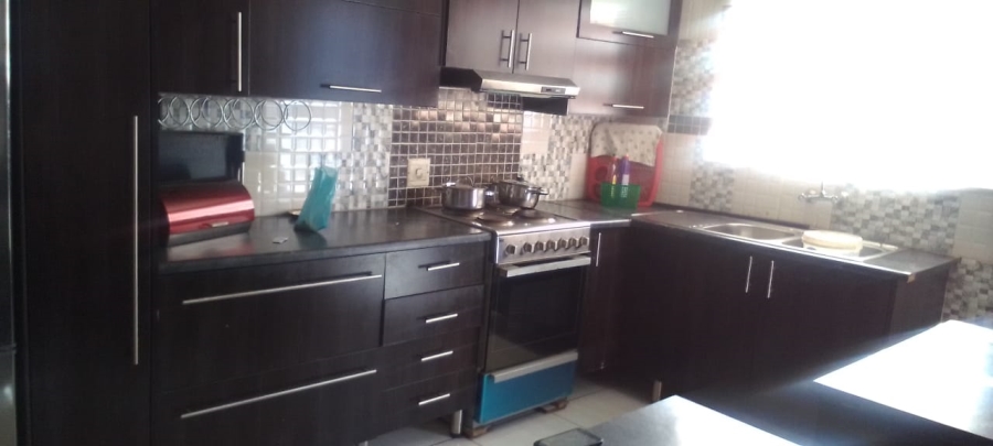 To Let 2 Bedroom Property for Rent in Palm Ridge Gauteng