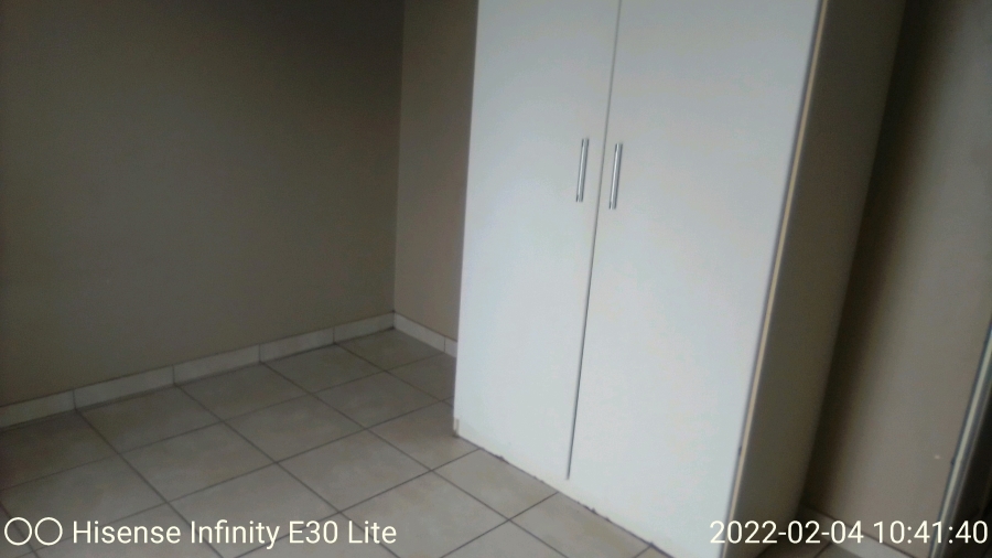 Room for rent in Kempton Park Central Gauteng. Listed by PropertyCentral