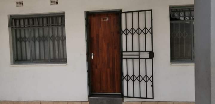 To Let 2 Bedroom Property for Rent in Roodepoort West Gauteng