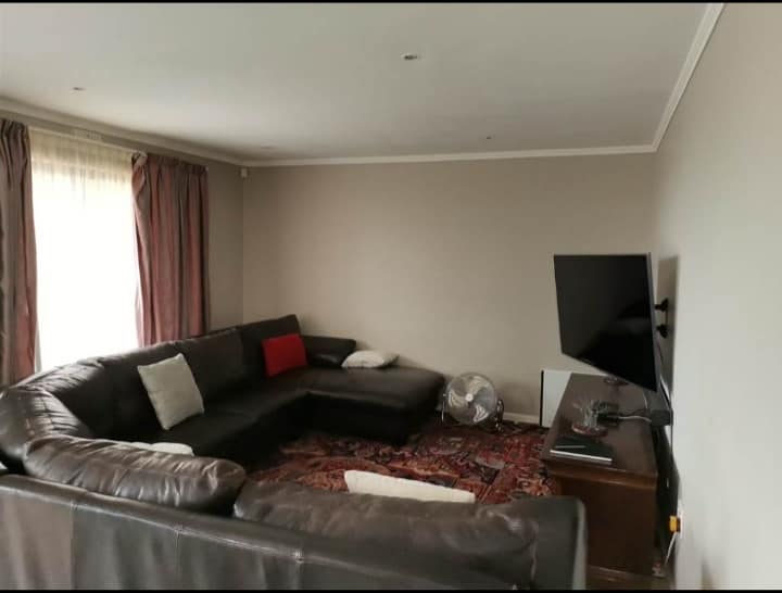 To Let 3 Bedroom Property for Rent in Constantia Kloof Gauteng
