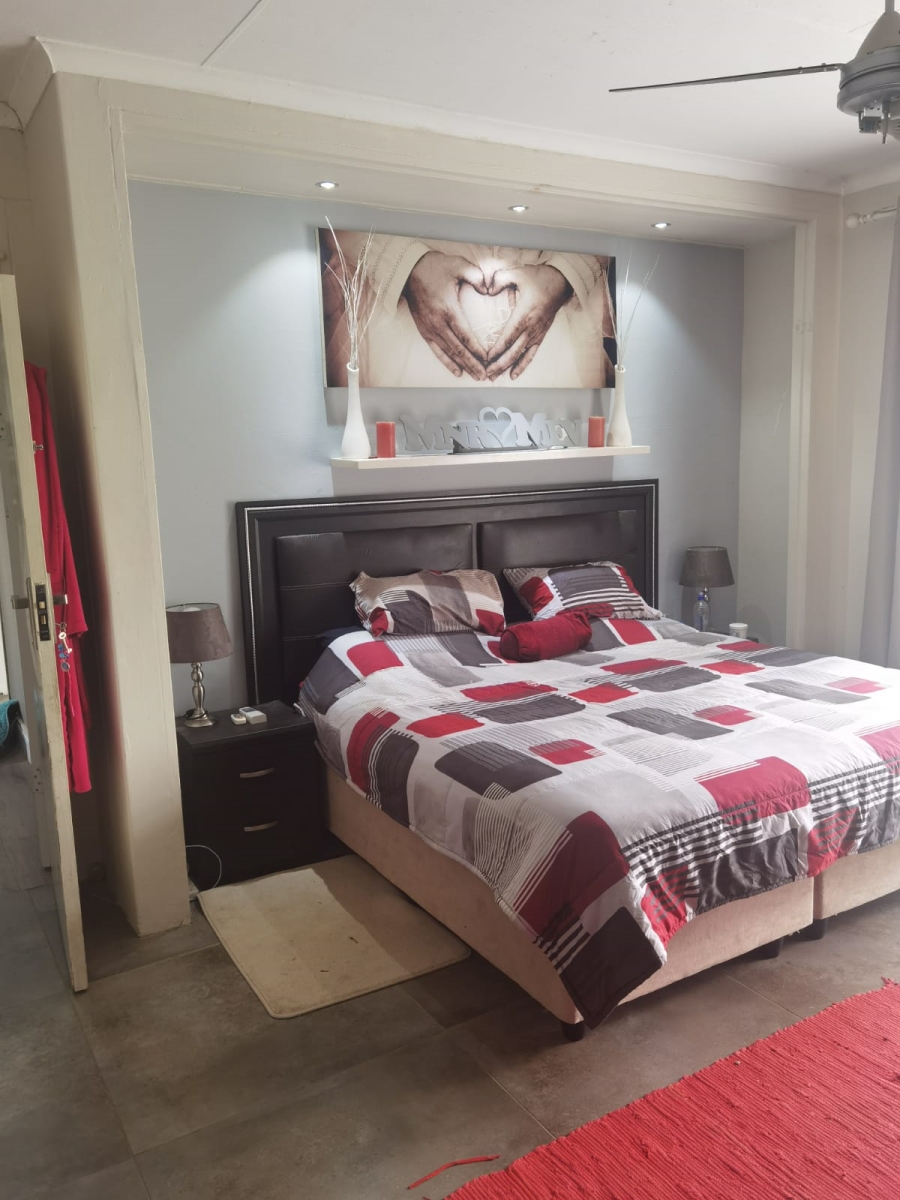 4 Bedroom Property for Sale in Middelvlei A H Gauteng