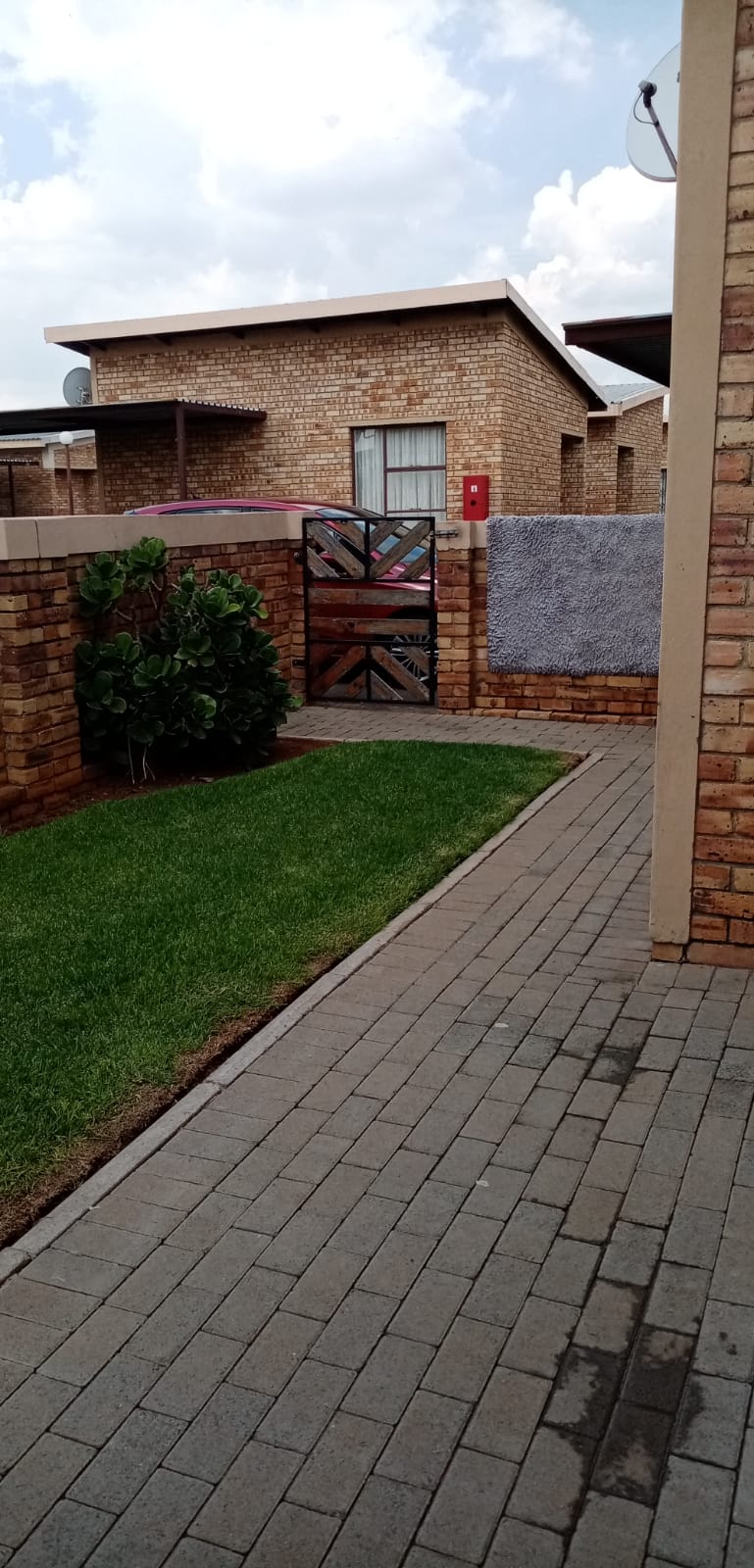 2 Bedroom Property for Sale in Bonanne Gauteng