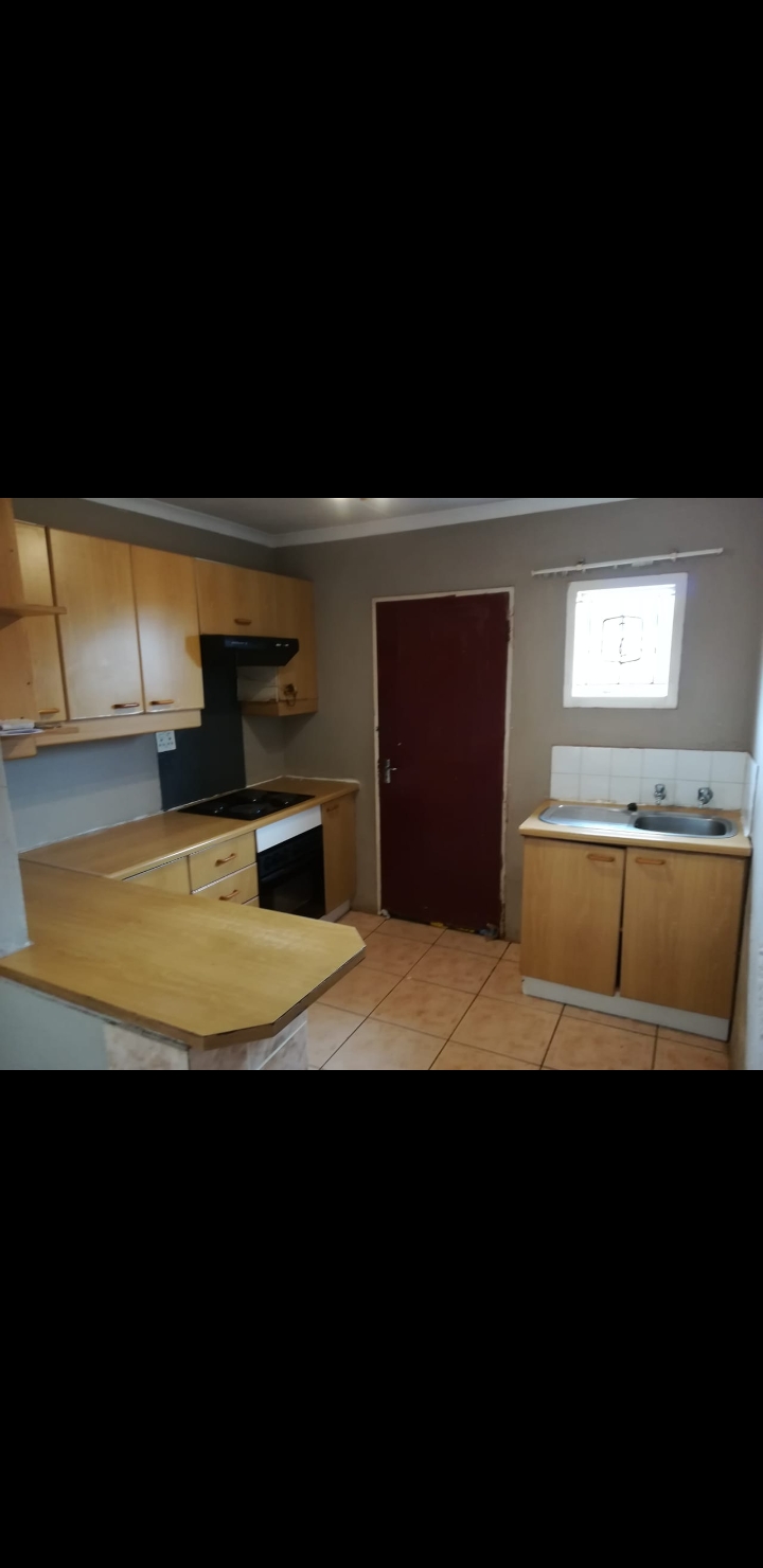 To Let 2 Bedroom Property for Rent in Roodekop Gauteng
