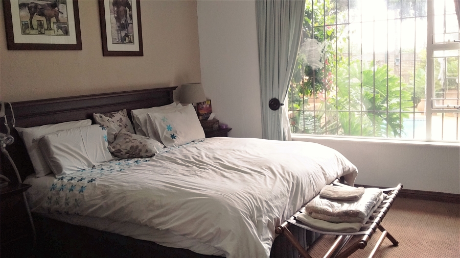 5 Bedroom Property for Sale in Glen Austen Gauteng