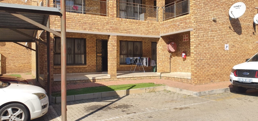 3 Bedroom Property for Sale in Cruywagenpark Gauteng