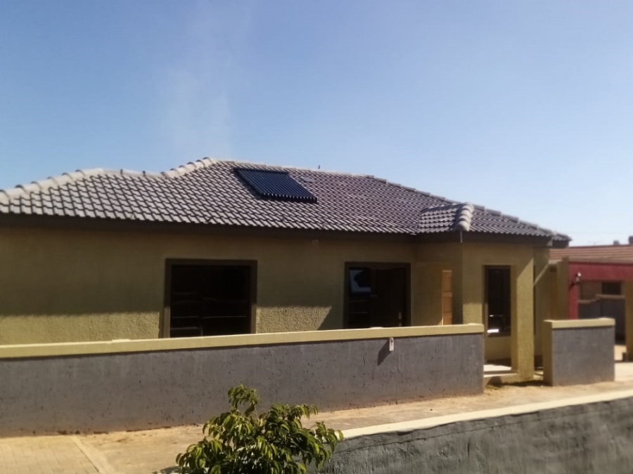 To Let 3 Bedroom Property for Rent in Lenasia South Gauteng