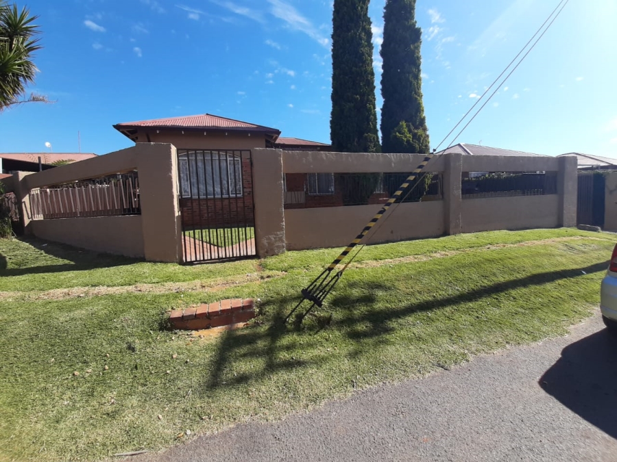 4 Bedroom Property for Sale in South Hills Gauteng