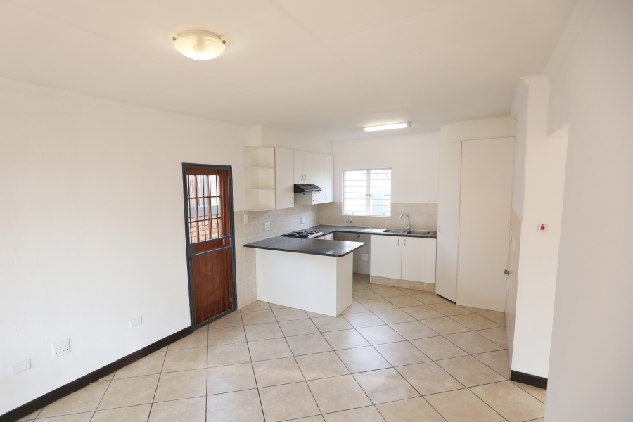 2 Bedroom Property for Sale in Weltevredenpark Gauteng