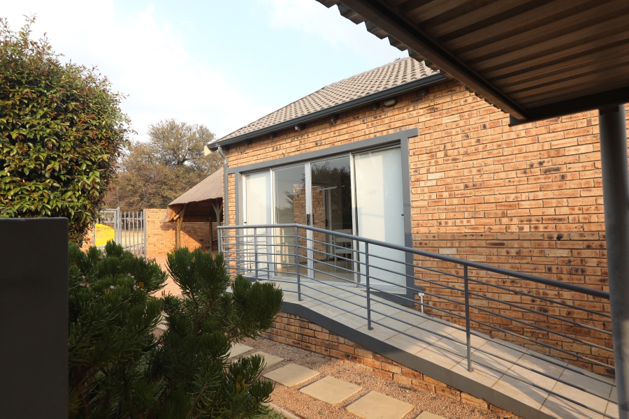 2 Bedroom Property for Sale in Weltevredenpark Gauteng