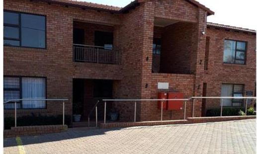 2 Bedroom Property for Sale in Linden Gauteng