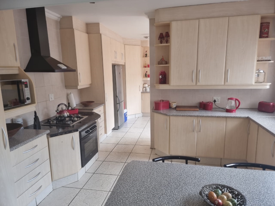 4 Bedroom Property for Sale in Greenhills Gauteng