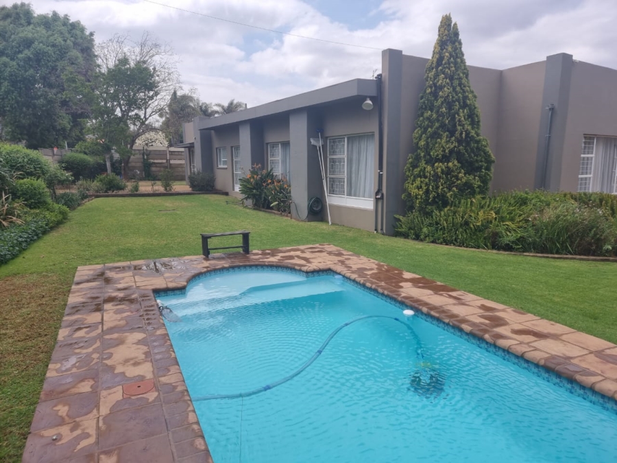 4 Bedroom Property for Sale in Greenhills Gauteng