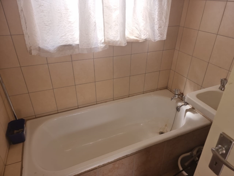 4 Bedroom Property for Sale in Greenhills Gauteng