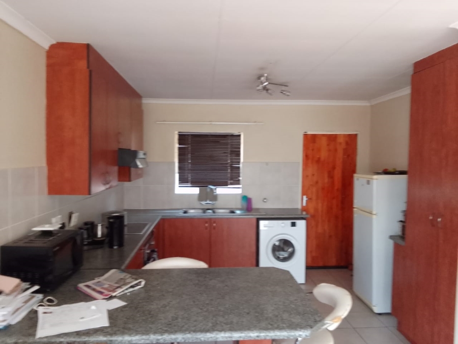 2 Bedroom Property for Sale in Greenhills Gauteng