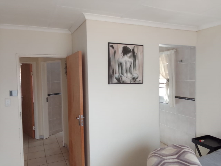 2 Bedroom Property for Sale in Greenhills Gauteng