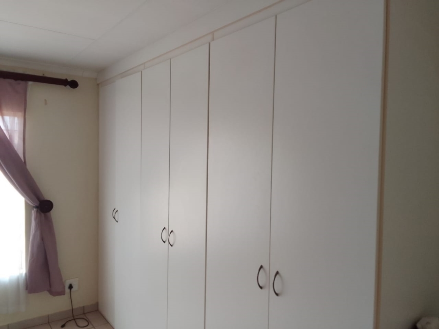 2 Bedroom Property for Sale in Greenhills Gauteng