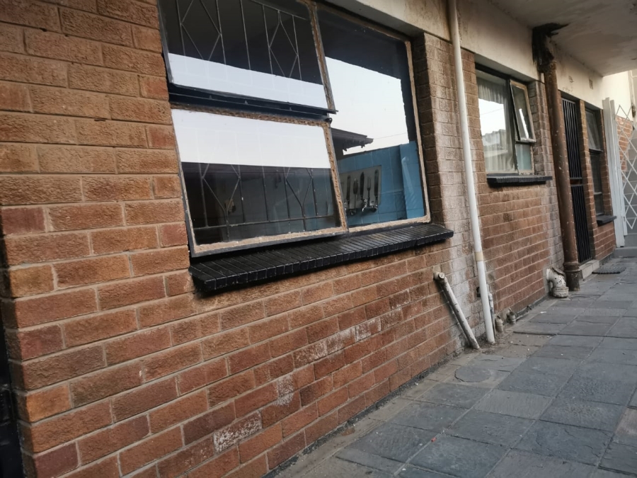 To Let 2 Bedroom Property for Rent in Kenilworth Gauteng