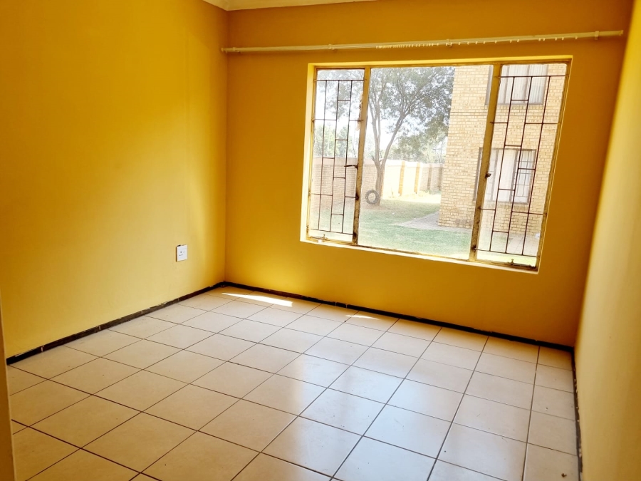 2 Bedroom Property for Sale in Greenhills Gauteng