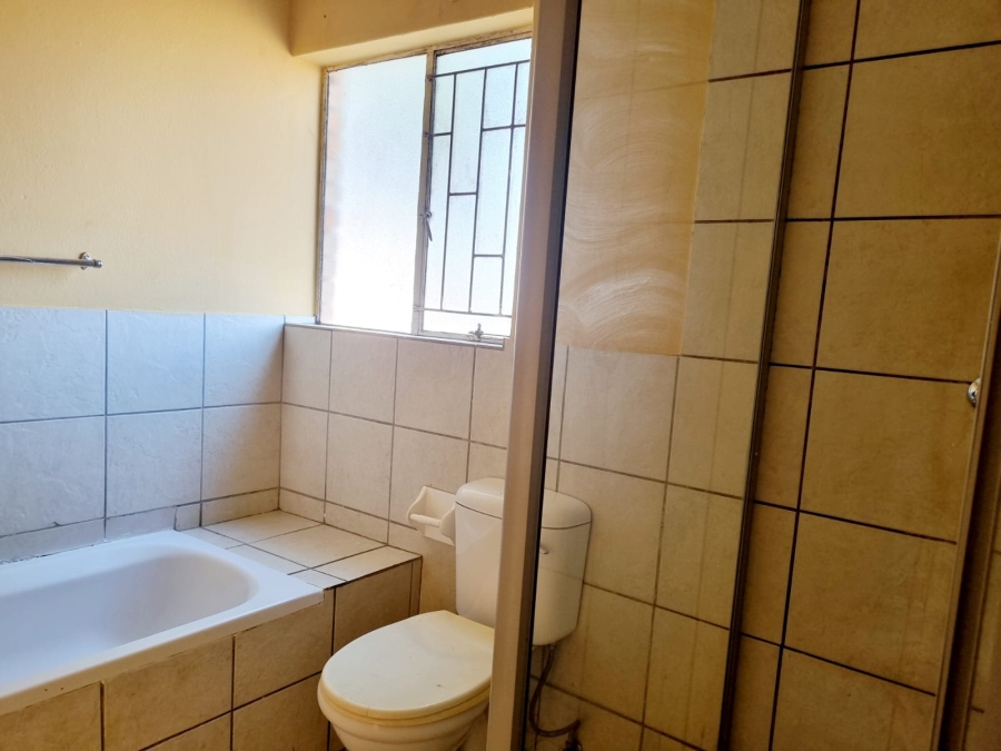 2 Bedroom Property for Sale in Greenhills Gauteng