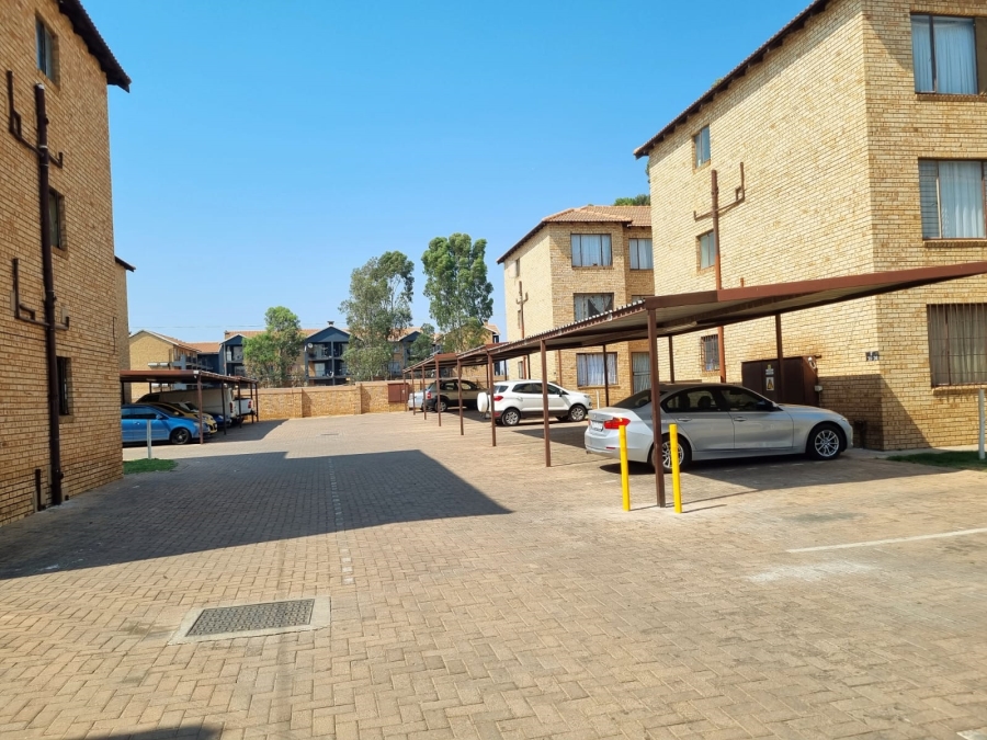 2 Bedroom Property for Sale in Greenhills Gauteng