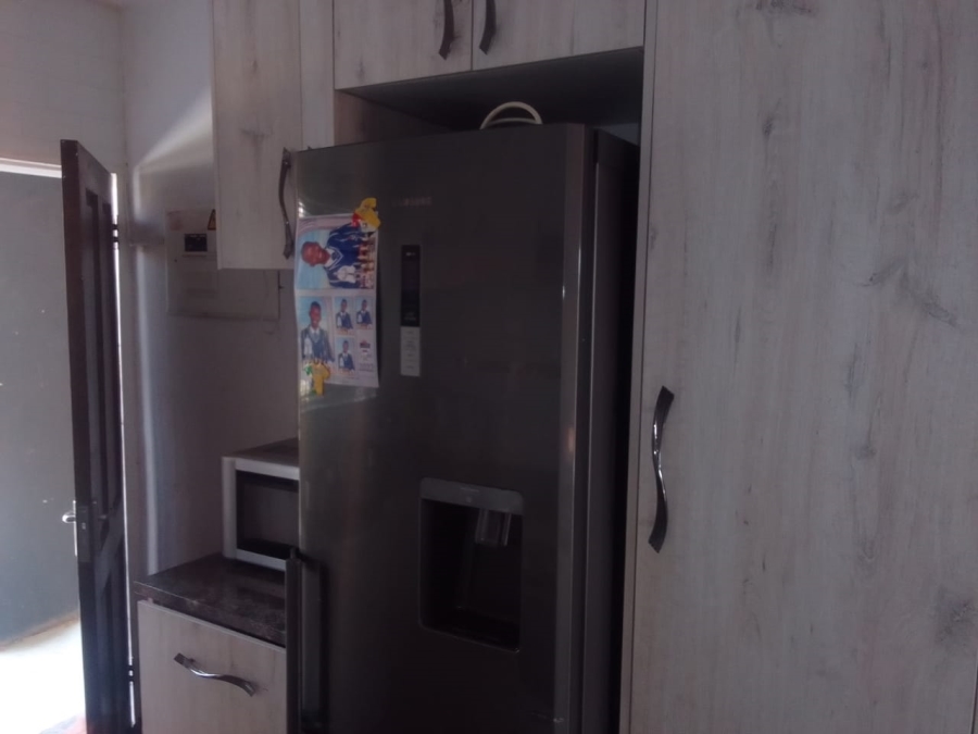2 Bedroom Property for Sale in Greenhills Gauteng