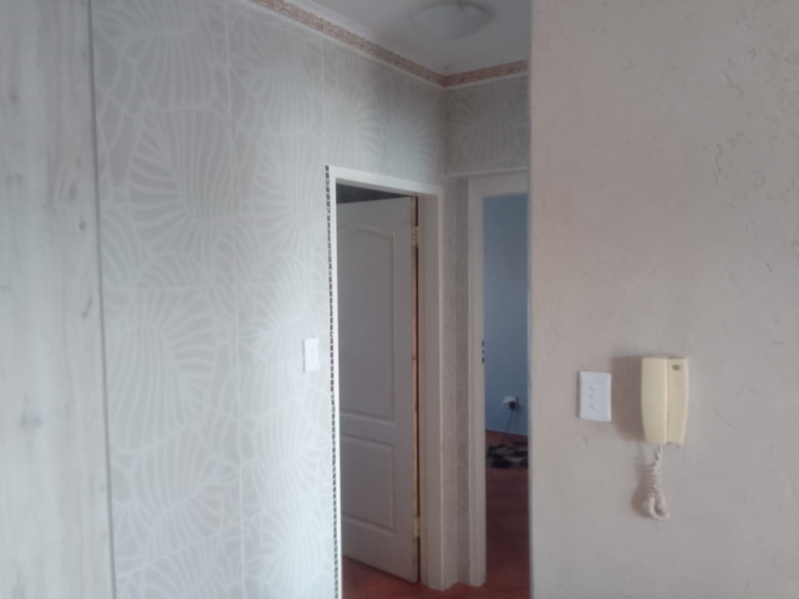 2 Bedroom Property for Sale in Greenhills Gauteng
