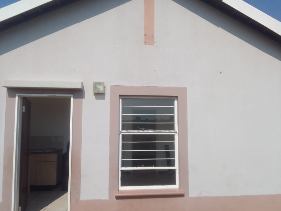 2 Bedroom Property for Sale in Greenhills Gauteng
