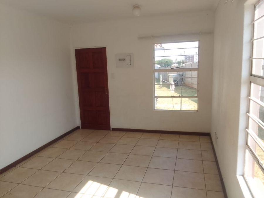2 Bedroom Property for Sale in Greenhills Gauteng