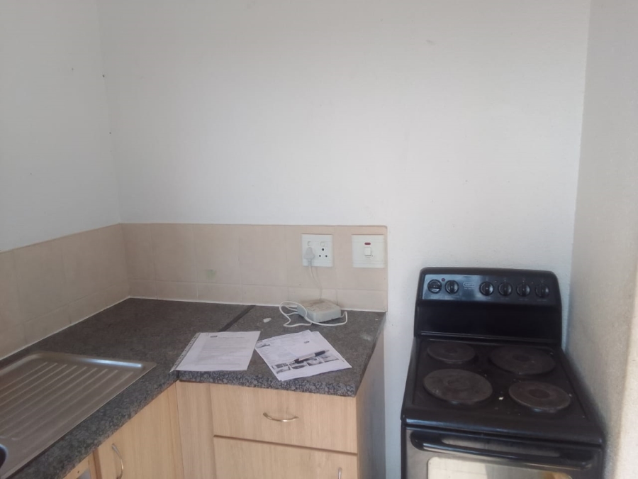2 Bedroom Property for Sale in Greenhills Gauteng