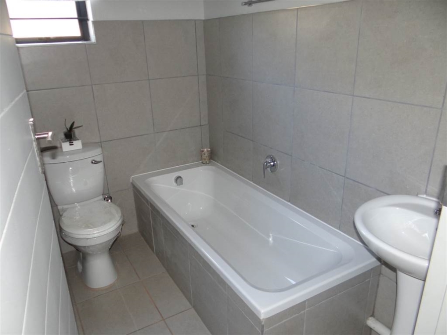 2 Bedroom Property for Sale in Dobsonville Gauteng
